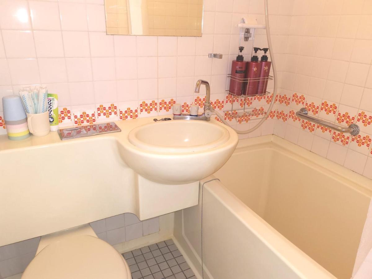B House -- Self Check In -- Room Number & Password Is In The Following Email Tóquio Exterior foto